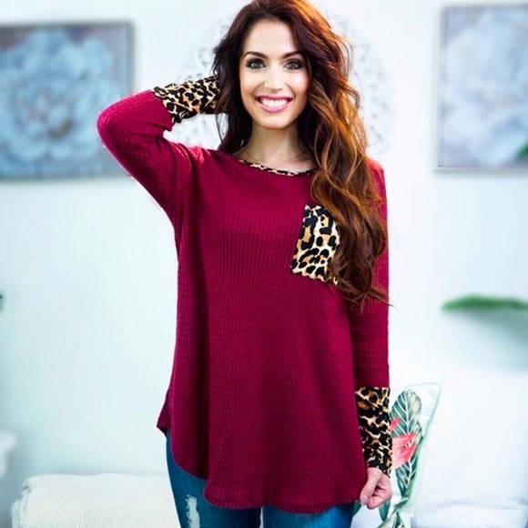 Leopard Print Top with Pocket - Picture 4 of 7